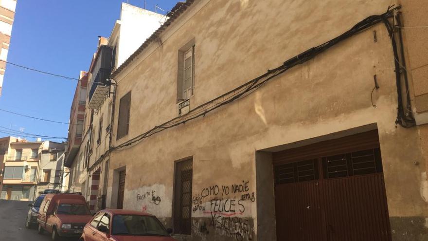 La antigua escuela de la calle Colón, en Abarán.