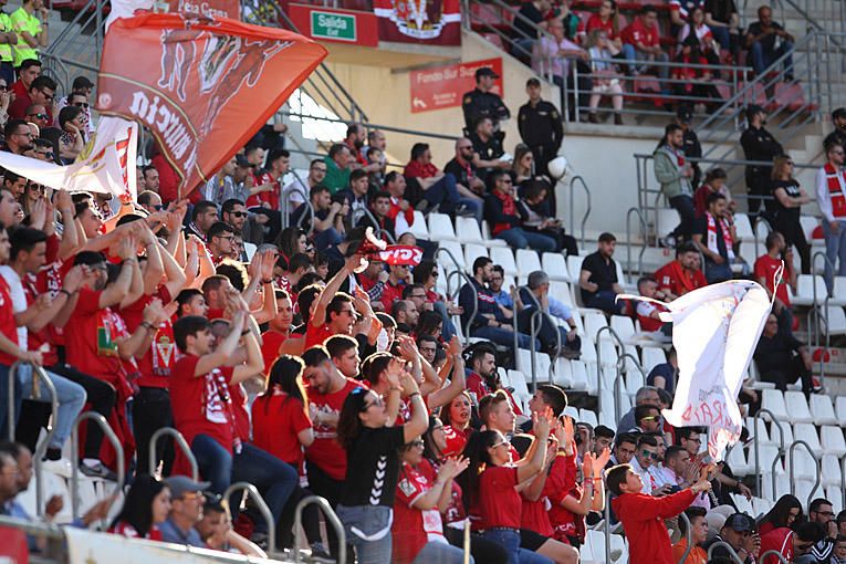 El Real Murcia cae ante el UCAM Murcia en casa