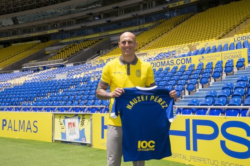 08.06.18. Las Palmas de Gran Canaria. Fútbol segunda división temporada 2018-19. El portero Nauzet Pérez, primer fichaje de la temporada de la UD Las Palmas. Estadio de Gran Canaria . Foto Quique Curberlo.  | 08/06/2018 | Fotógrafo: Quique Curbelo