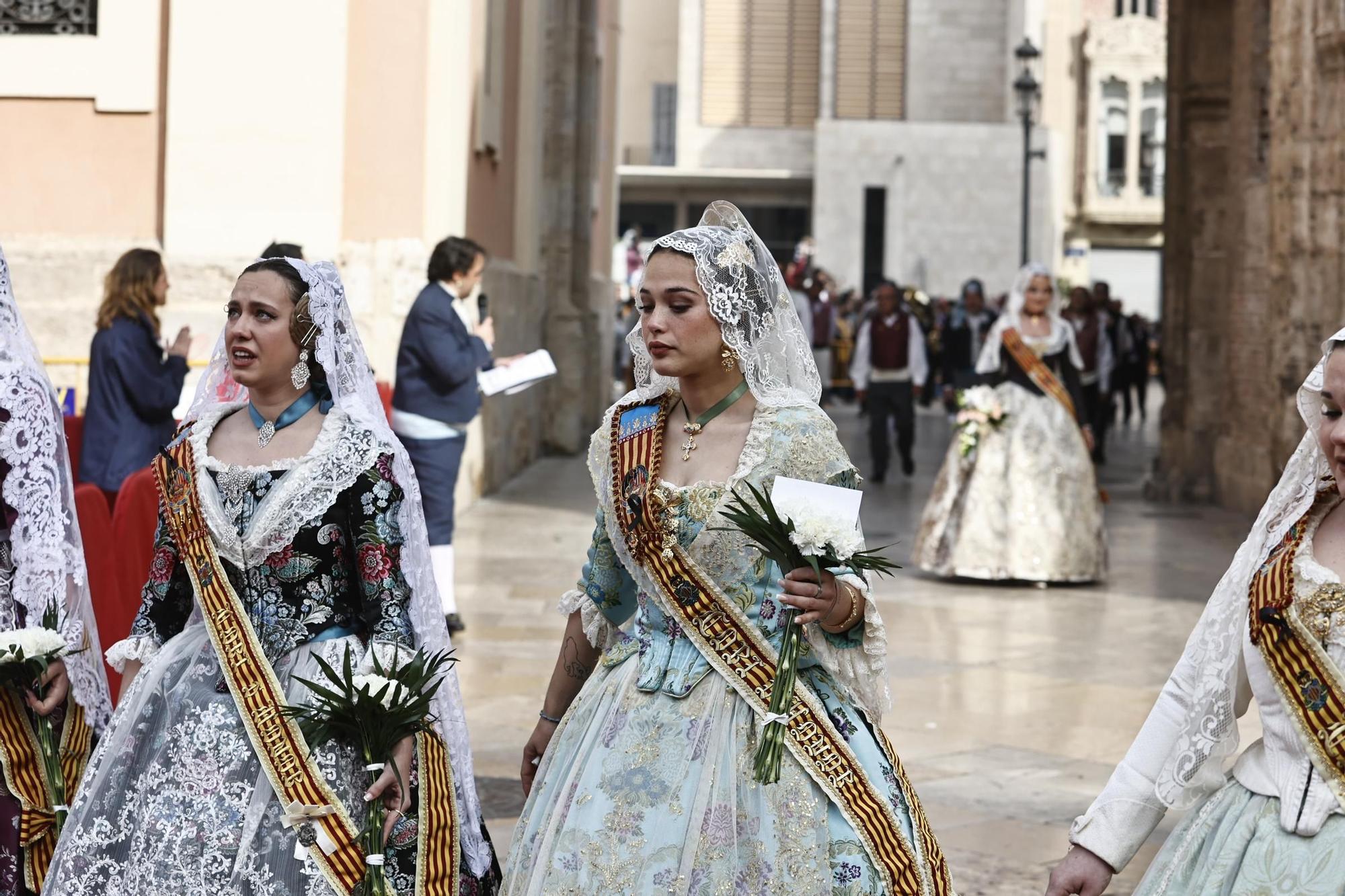 Ofrenda 18 de marzo. Calle de la Paz (16-17 horas)