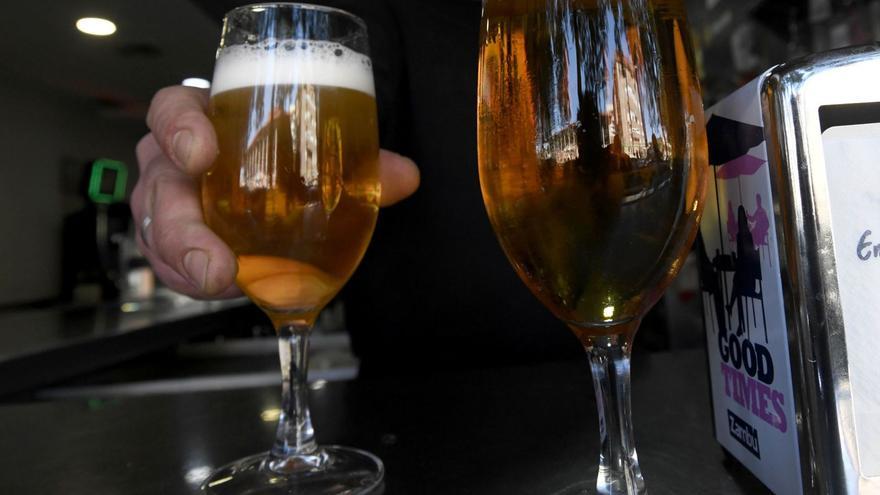 Dos cervezas en un bar de Murcia.