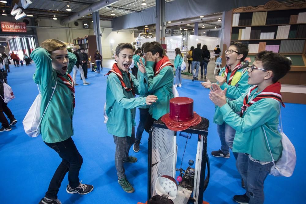 Cientos de niños y niñas disfrutan de Expojove 2019