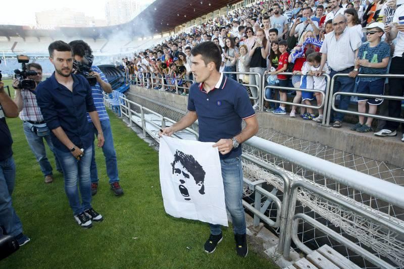 Presentación de Zapater en la Romareda