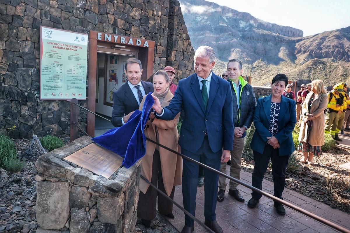 Firma de la transferencia de competencias del Parque Nacional del Teide