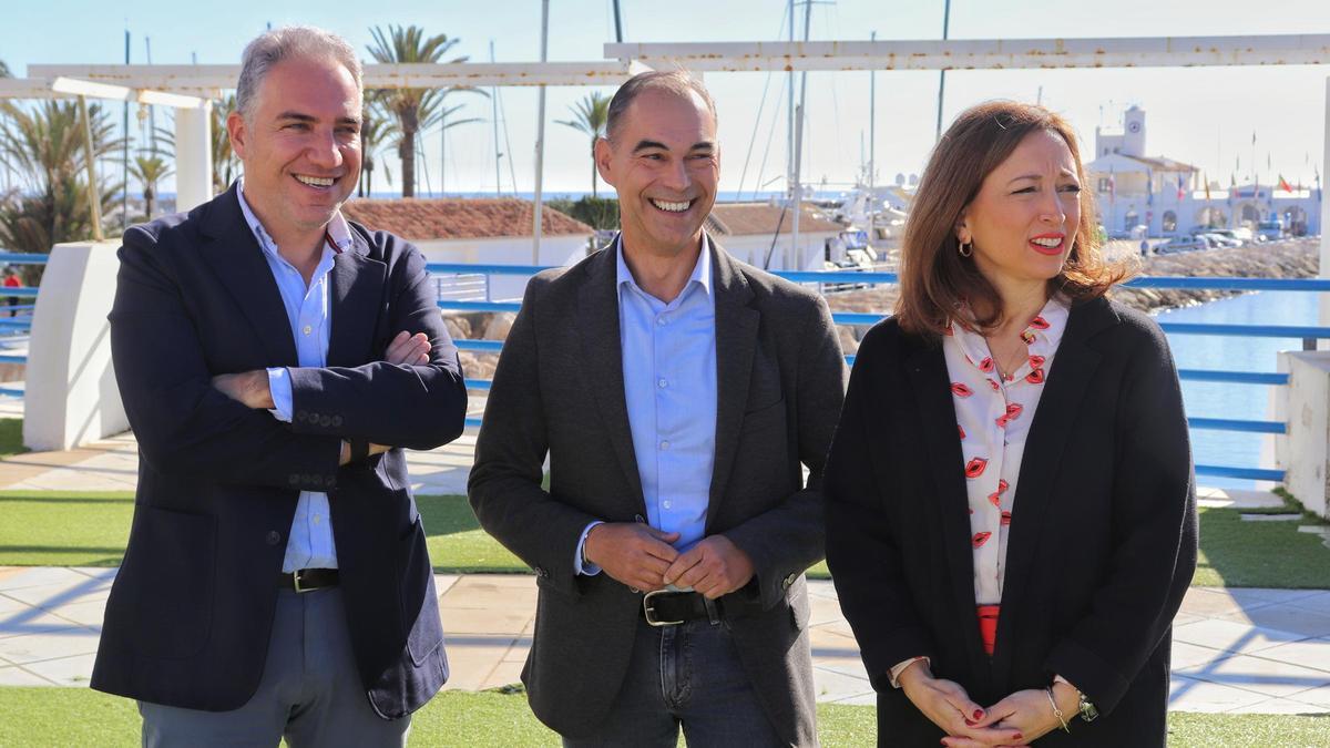 Elías Bendodo, Juan Antonio Lara y Patricia Navarro, este domingo en Benalmádena.