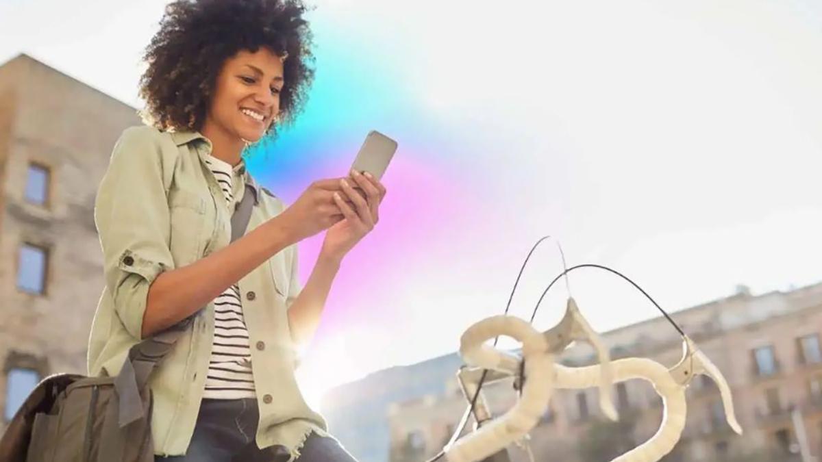 La eSIM permite navegar desde el primer minuto sin depender de redes WiFi públicas.