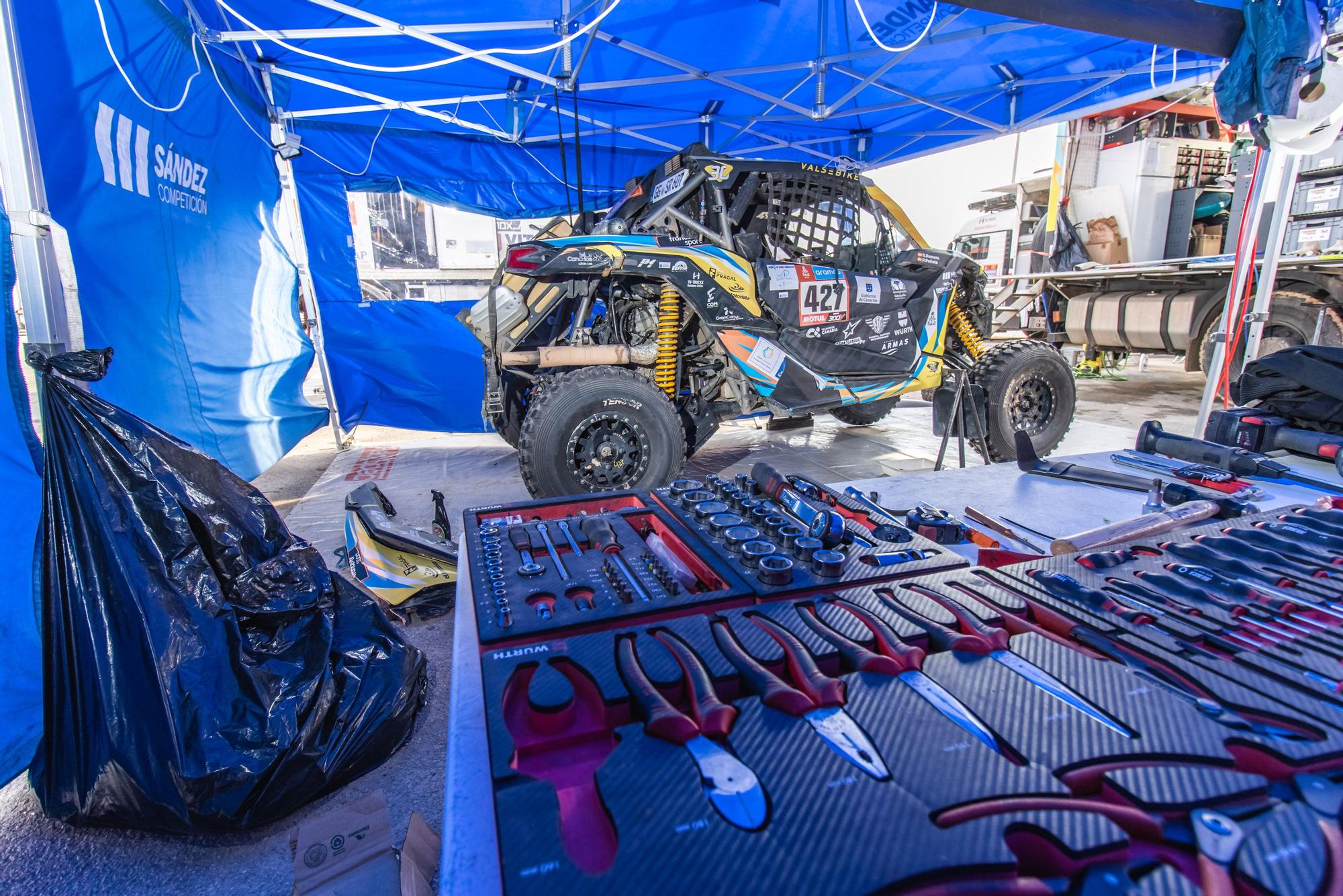 Podio en la meta del Dakar de Peñate