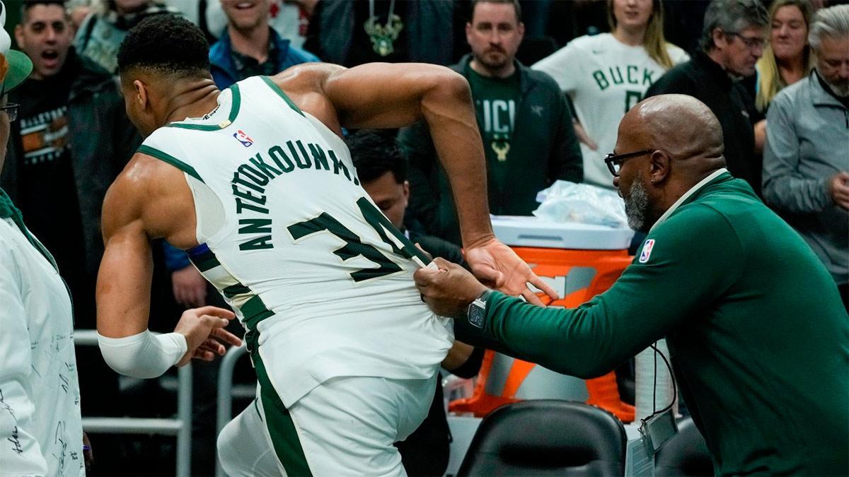 El video del año en la NBA: Anteto mete 64 puntos, le esconden el balón... y la cosa casi acaba a tortazos en los vestuarios