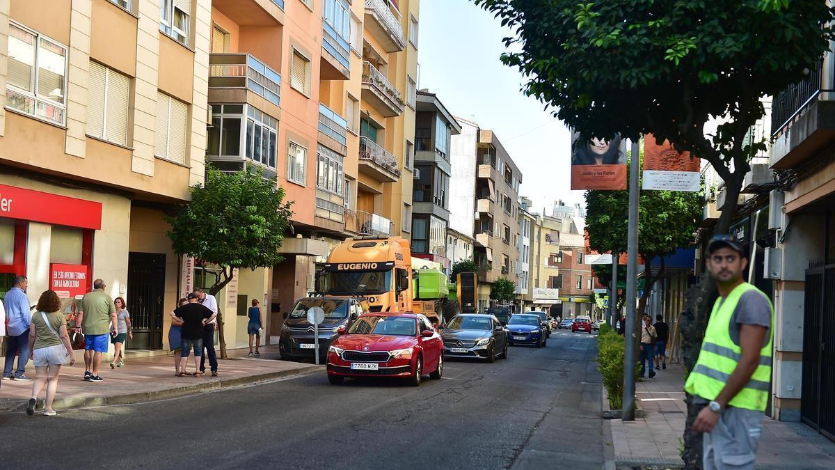 Una acera de la Avenida Alfonso VIII se cortará durante tres días por la instalación de una grúa