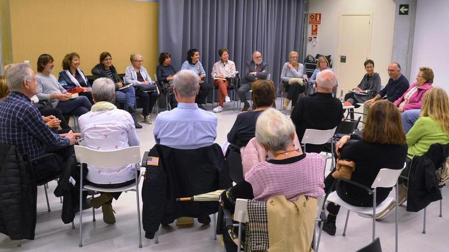 Martorell acull el club de lectura amb Toni Orensanz i «L’estiu de l’amor»