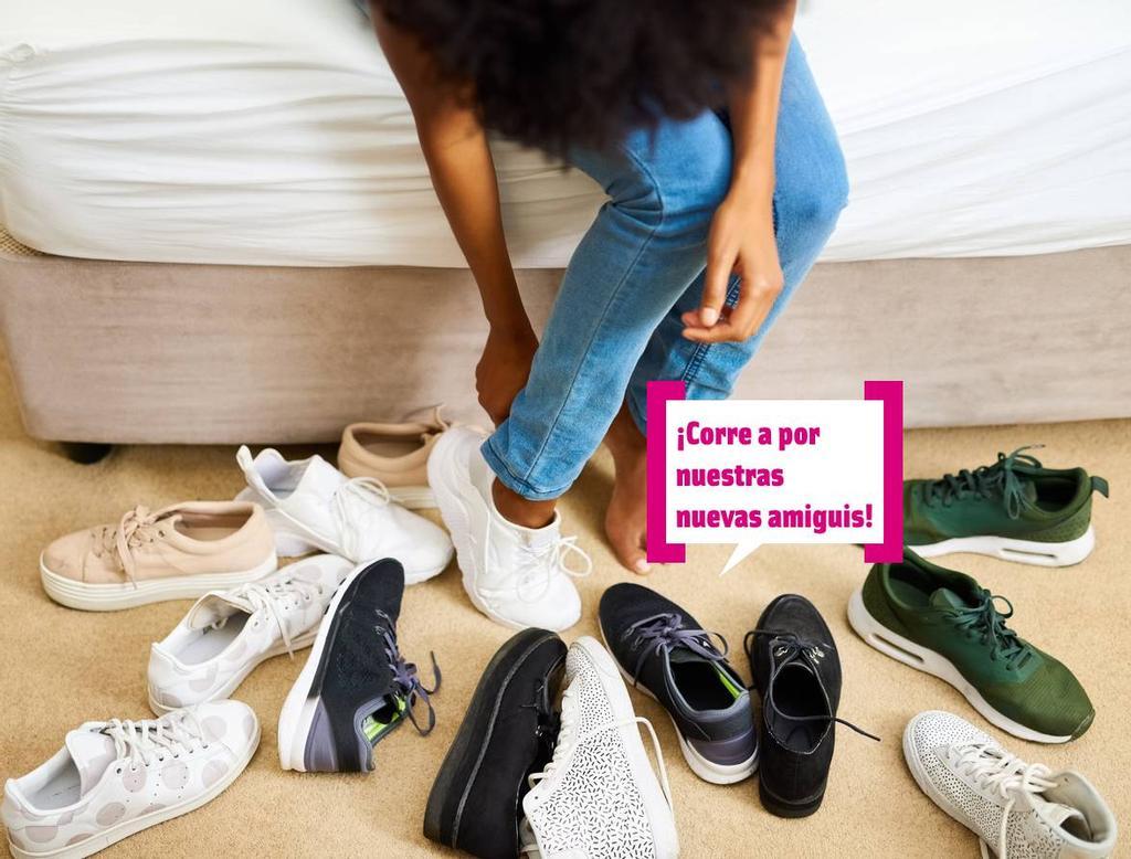 Chica probándose zapatillas