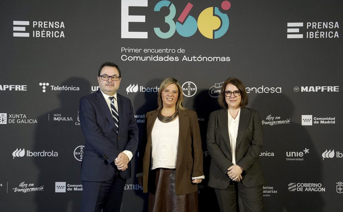 Gonzalo Martínez, director de La Nueva España; Gimena Llamedo, vicepresidenta del Principado de Asturias, y Ángeles Rivero, directora general de Prensa Ibérica en Asturias