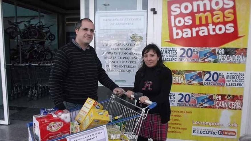 Inician una campaña de recogida de alimentos para 54 familias de Trujillo