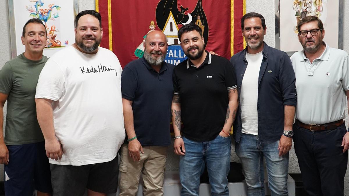 Ojeda (cuarto por la izquierda), con los presidentes de la comisión