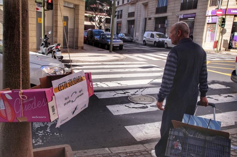 Cesta solidaria y paseo por sc  | 02/06/2020 | Fotógrafo: María Pisaca Gámez