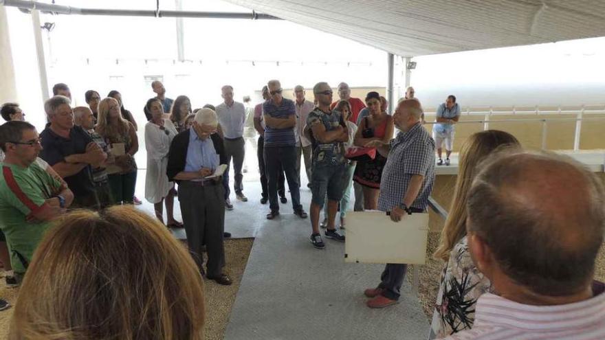 Visitantes en las instalaciones de la villa romana de Camarzana de Tera.