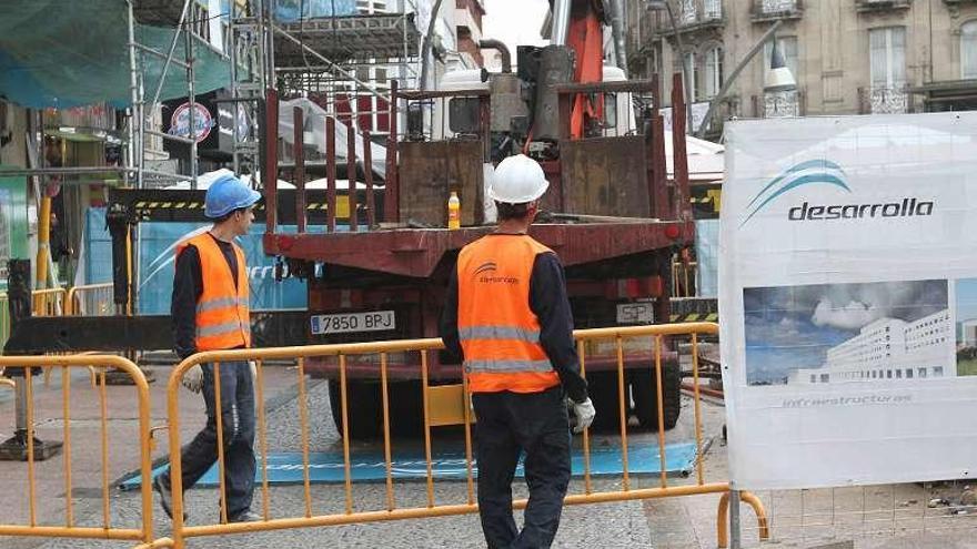 Trabajadores de una constructora en una obra. // Iñaki Osorio