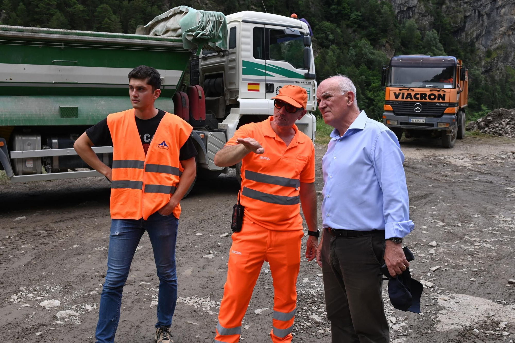 En imágenes | La DGA evacua a las personas aisladas en el Balneario de Panticosa y continúa trabajando en el arreglo de la carretera