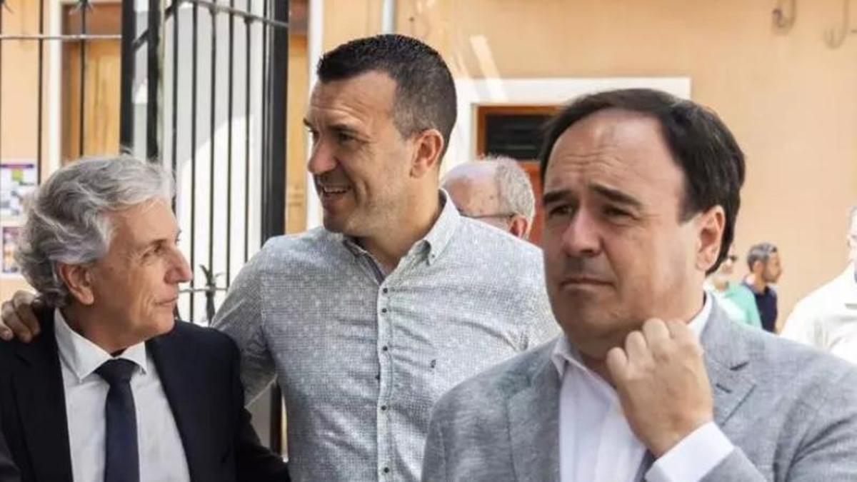 Raúl Mérida, Vicent Mompó y Juanfran Pérez Llorca.