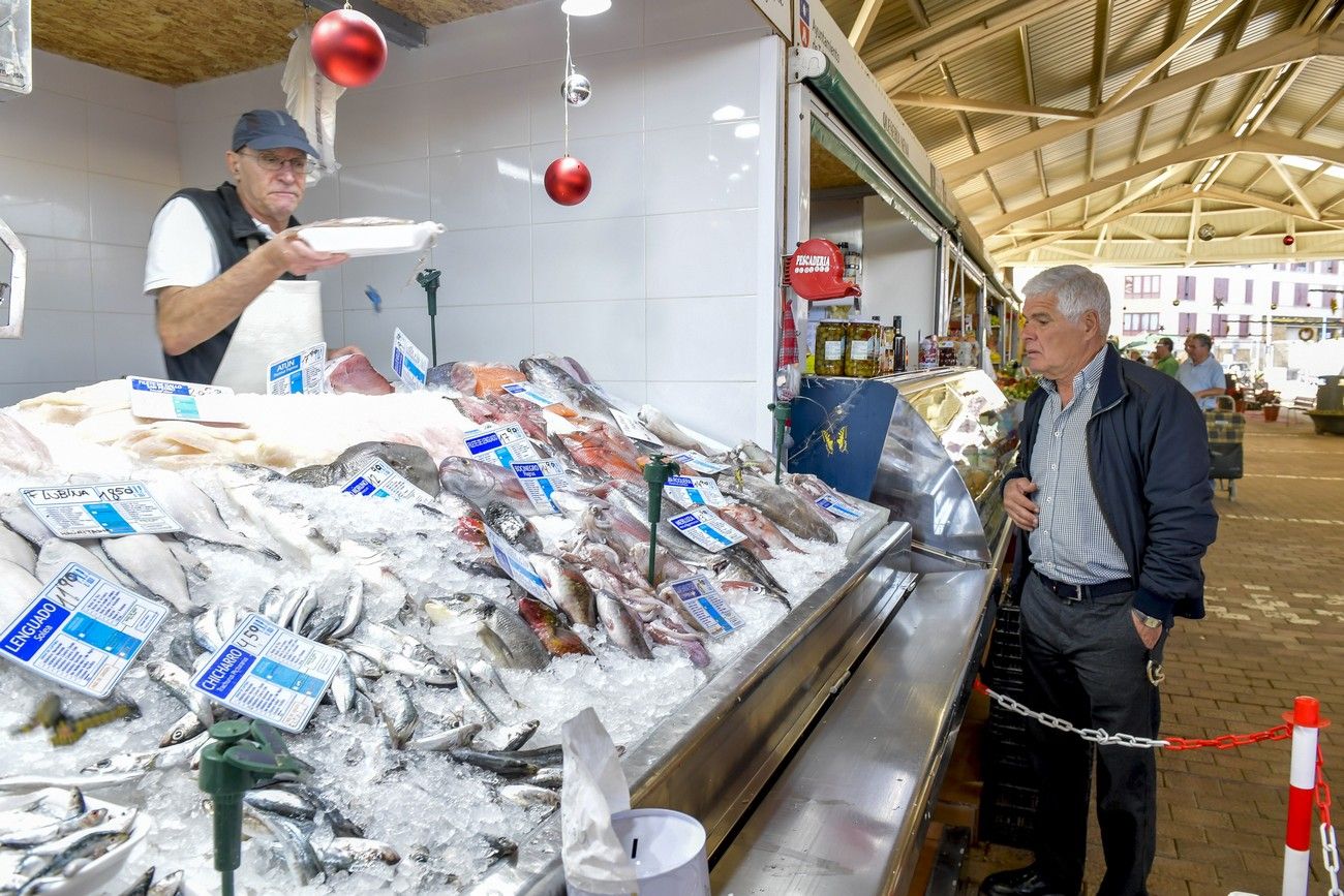 Compras para la cena de Navidad en el Mercado Municipal de Telde