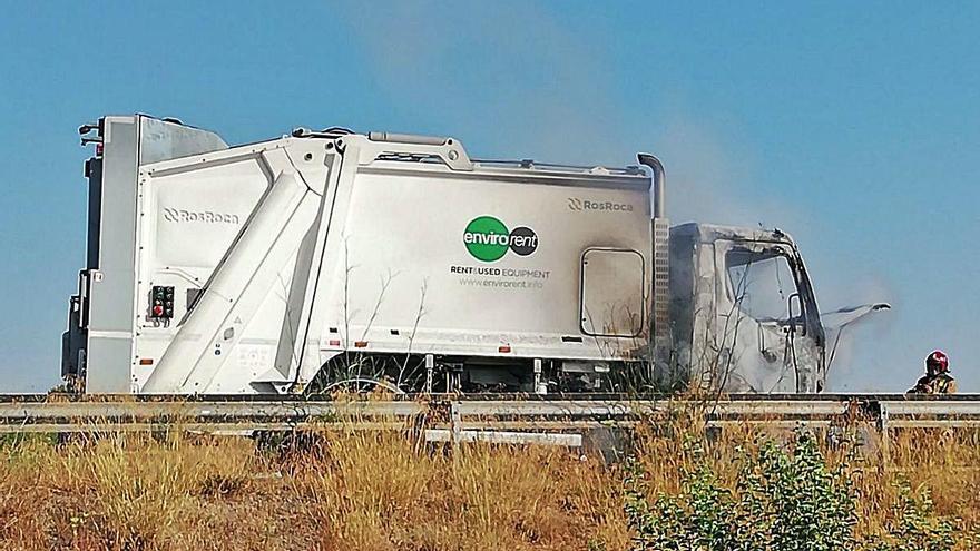 S&#039;incendia la cabina d&#039;un camió a Sant Fruitós