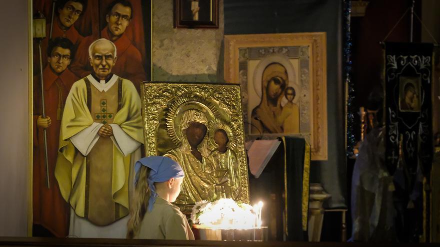 Los ortodoxos rusos celebran en Vegueta la Navidad con el deseo de que «llegue la paz»