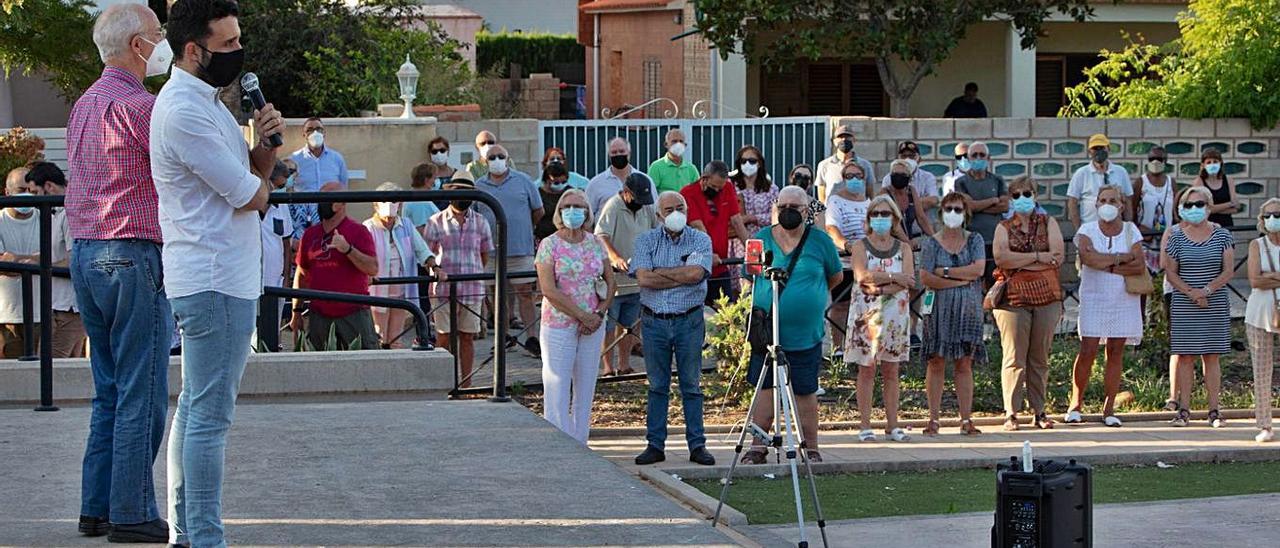 El alcalde     se reúne con los vecinos  de Almardà | DANIEL TORTAJADA