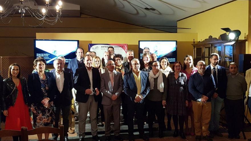 Foto del Grupo de Acción y Desarrollo Rural de Antequera en su 25 aniversario. | L.O