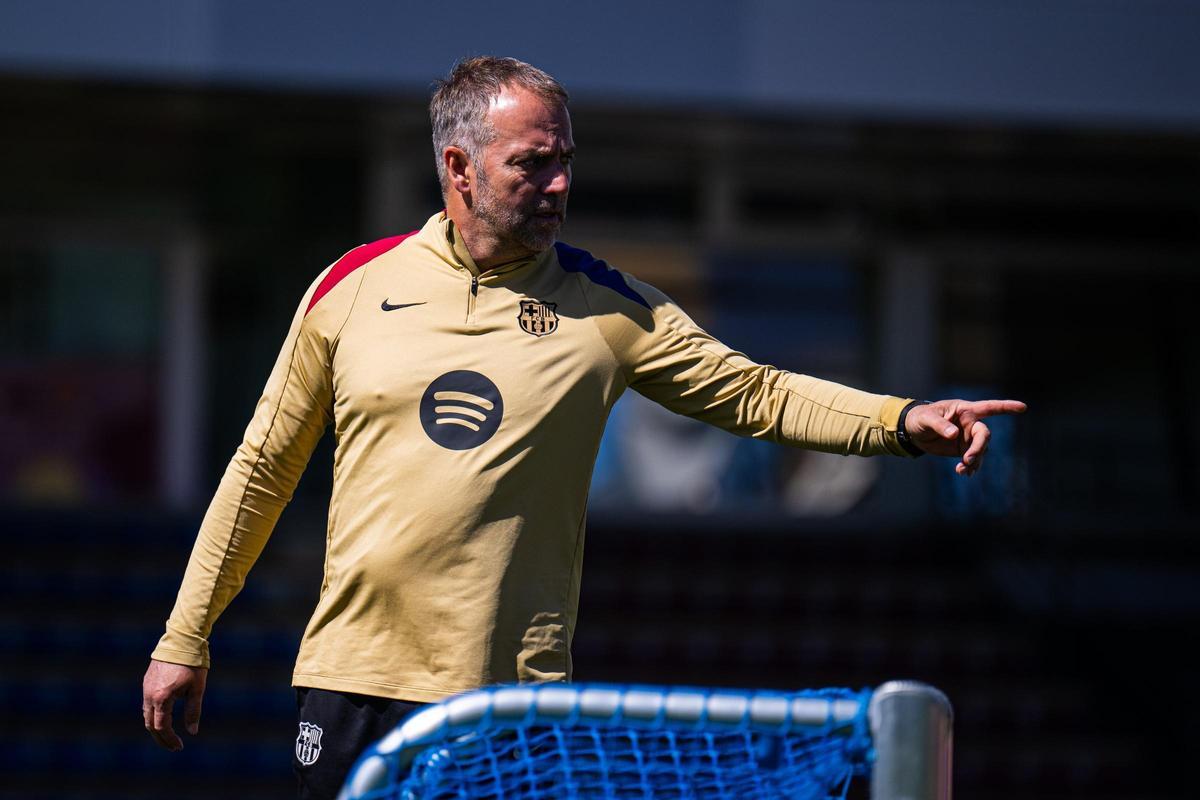 Hansi Flick en un entrenamiento