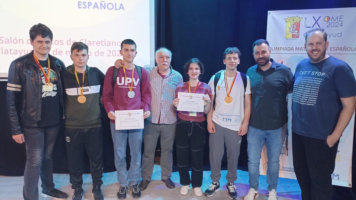 Alumnat i professorat que integren part de l’equip valencià que va competir a Calatayud.