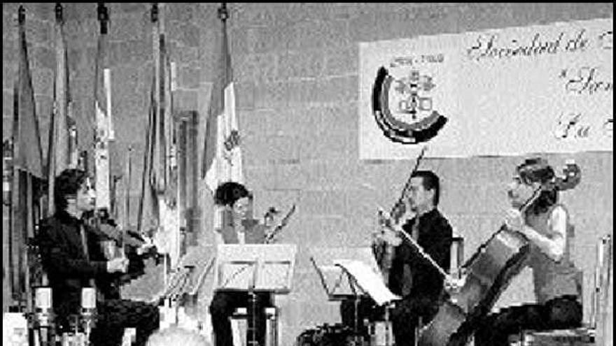 El cuarteto de cuerda «Vínculos» actuó en los actos del centenario de Festejos «San Pedro»