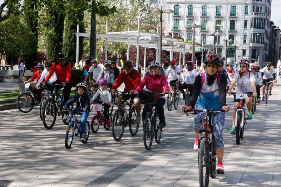 Más de 300 ciclistas disfrutaron del Decabike.