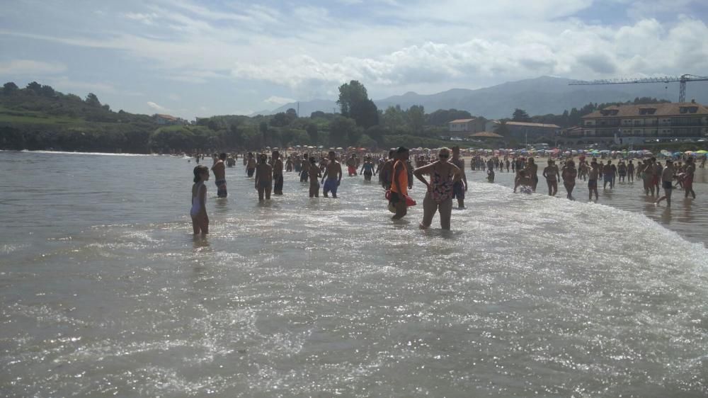 Oleaje en la playa de Barro