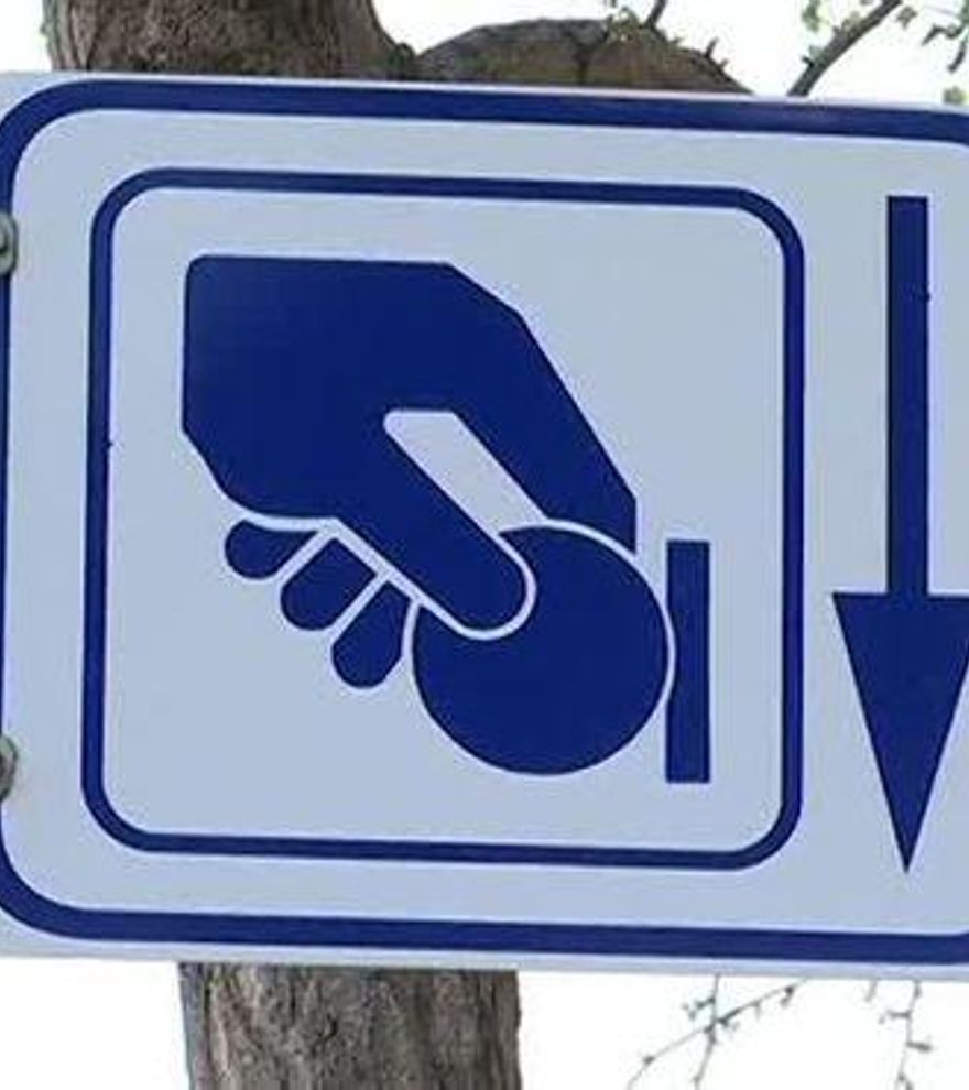 La zona azul de aparcamiento en agosto es gratis en todas estas ciudades del área de Barcelona
