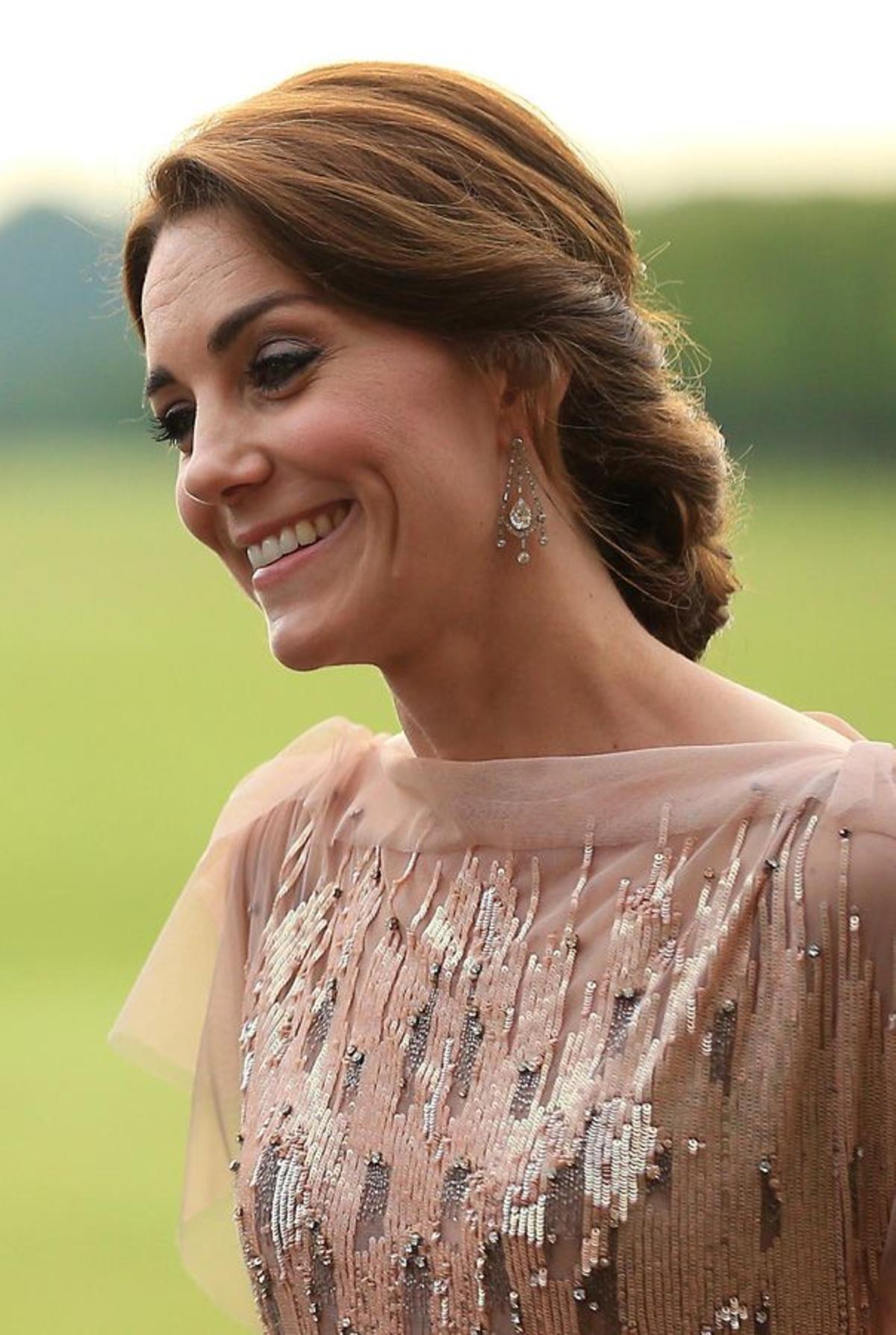 Kate Middleton con recogido bajo