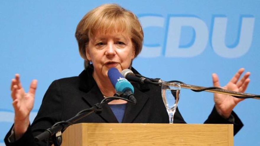 Merkel demanda cinco años más de «gran esfuerzo» para superar la crisis europea