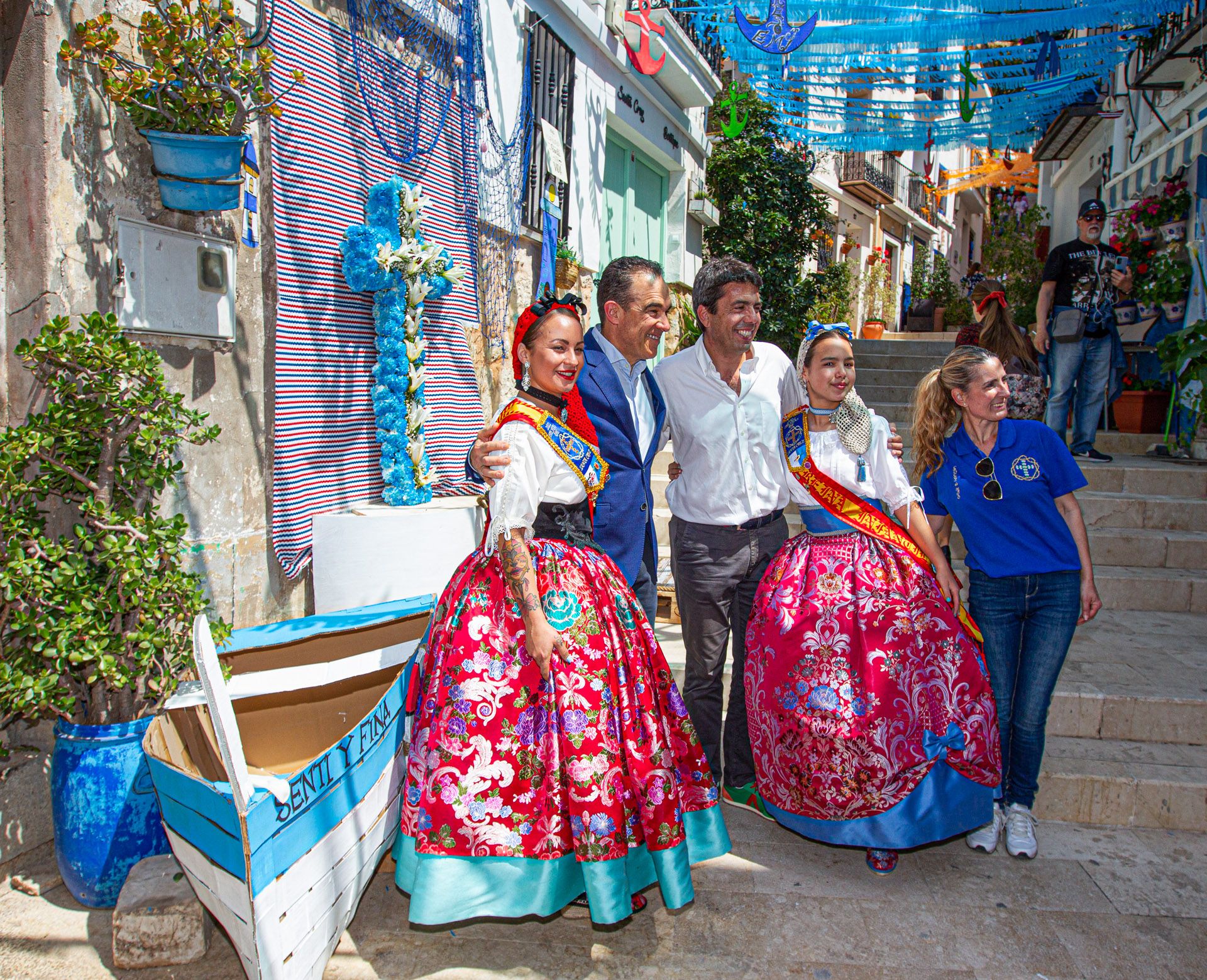 Santa Cruz se engalana con las Cruces de Mayo