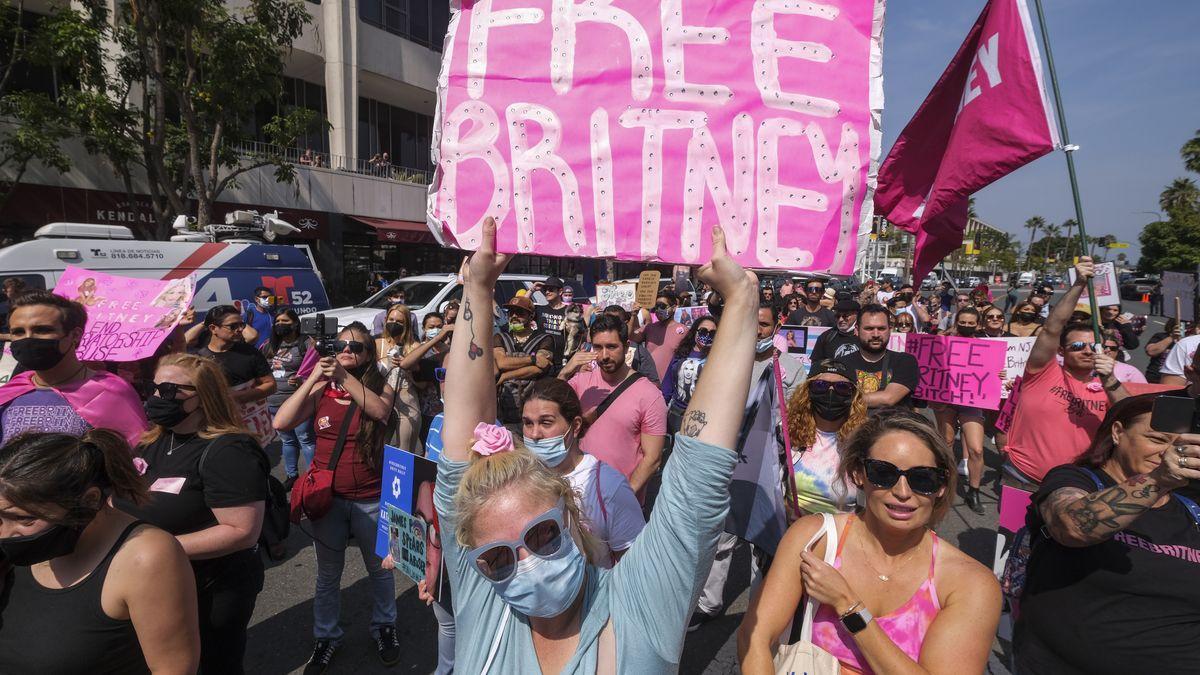 Fans de Britney Spears durante una concentración a favor de los derechos de la cantante.