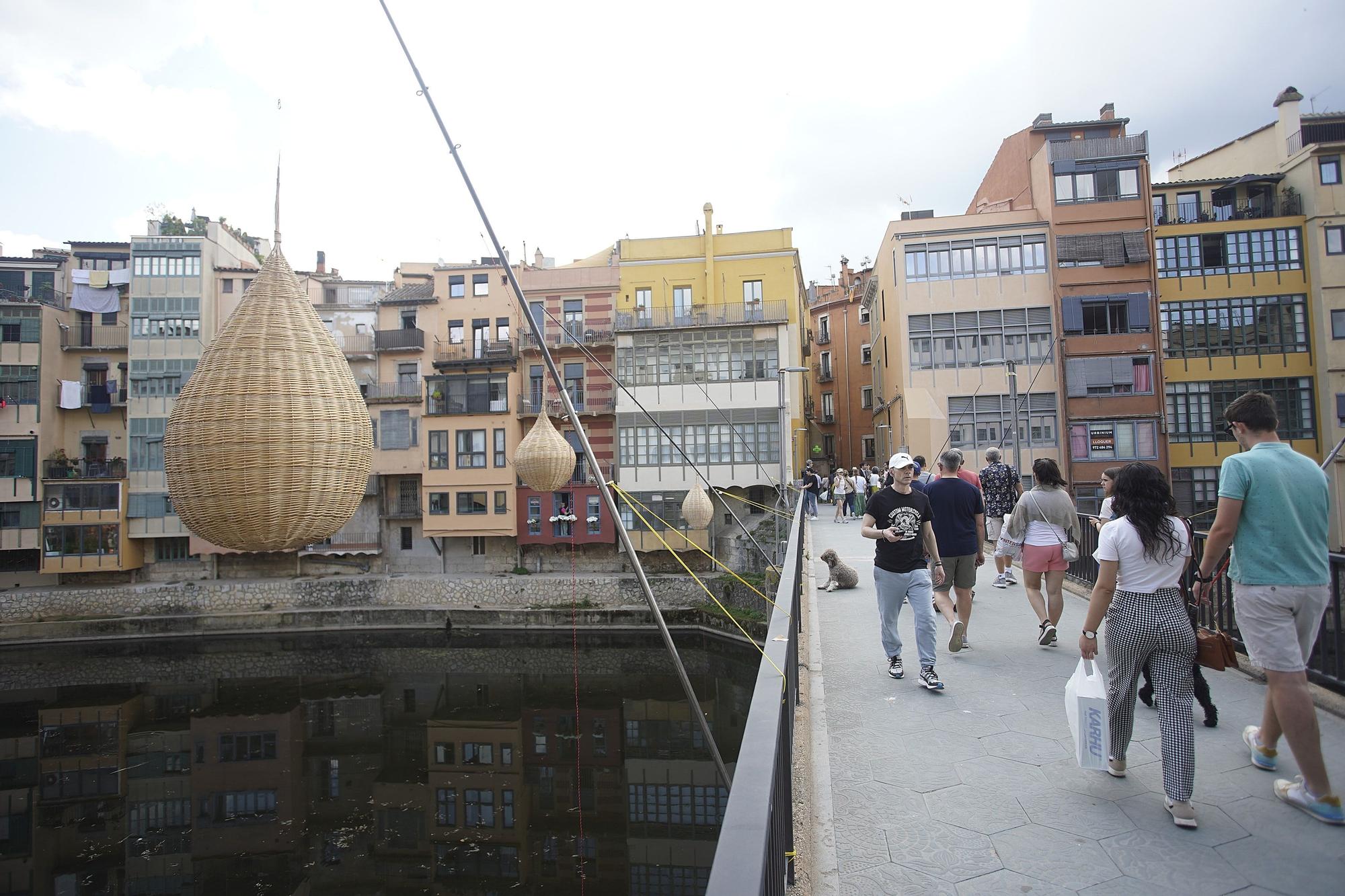 Girona es converteix en una galeria d’art contemporani a l’aire lliure per l'Inund'art