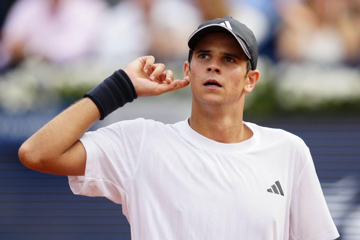 El español Rafael Jódar se enfrenta al francés Arthur Fils en las semifinales del Open Banc de Sabadell.