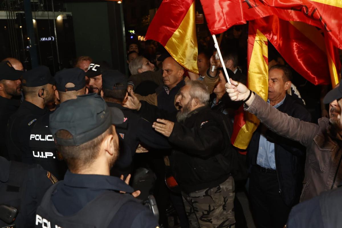 Tensión en la cuarta jornada de protestas en València contra la amnistía
