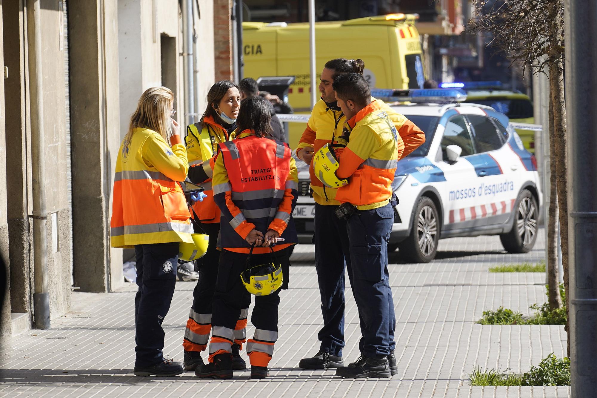 L'incendi en un bloc de pisos de Salt, en imatges