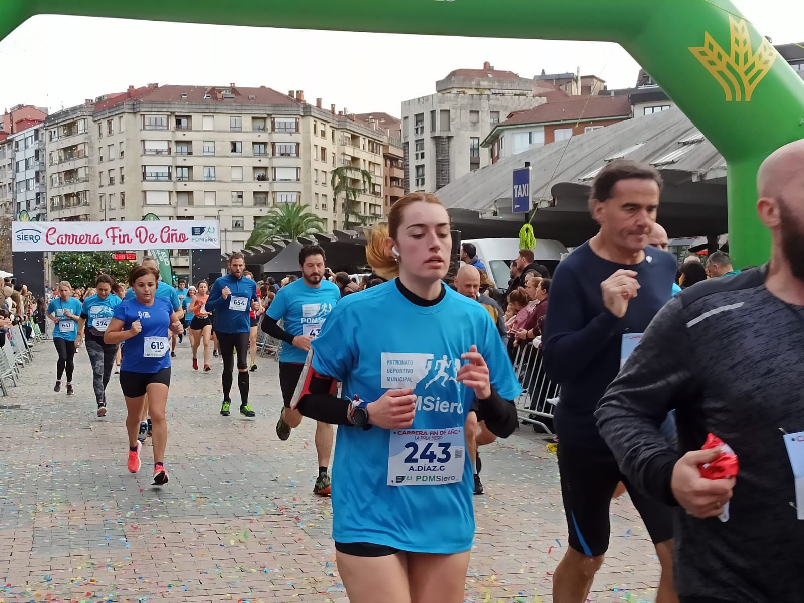 Casi 1.500 participantes disputan la carrera de Fin de Año de Pola de Siero