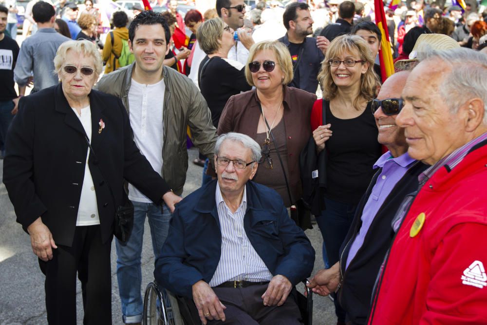 Homenaje en la fosa común de Paterna