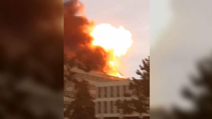 VÍDEO | Espectacular explosión en la universidad de Lyon