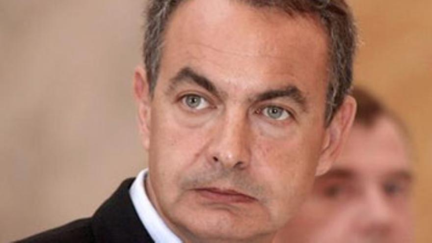 Zapatero se reunirá hoy en Moncloa con presidentes de bancos y cajas