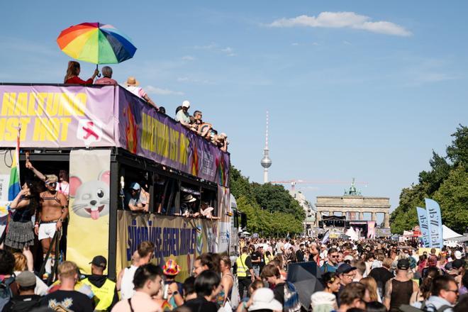 Varios heridos en Berlín por un atropello múltiple en la fiesta del Día del Orgullo LGTBI