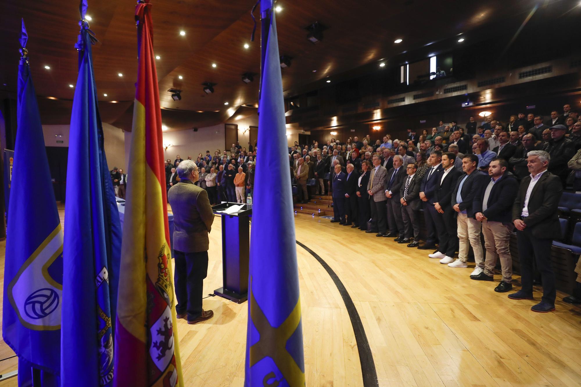 EN IMÁGENES: El Oviedo homenajea a sus abonados más antiguos