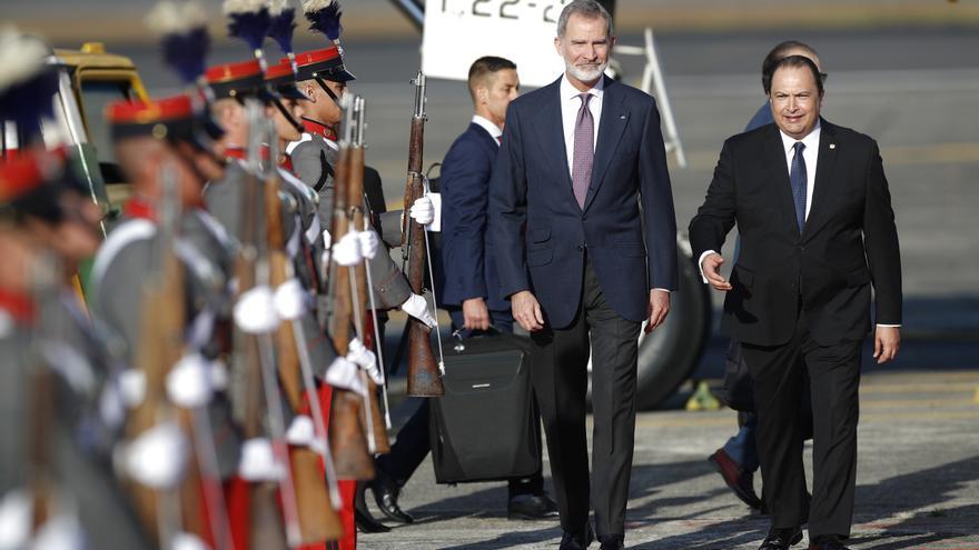 Felipe VI y Arévalo de León mantienen un encuentro antes de la investidura del domingo