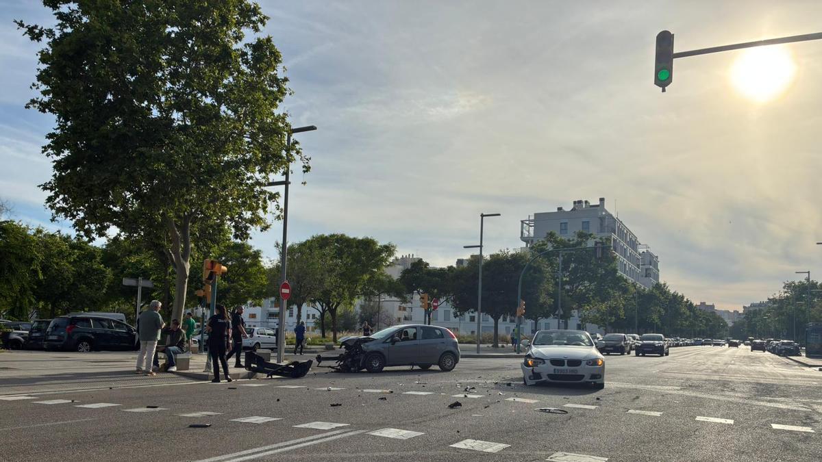Los coches siniestrados en la Avenida de México.
